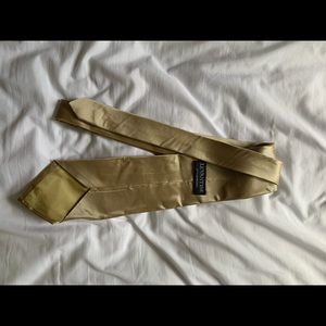 Gold tie